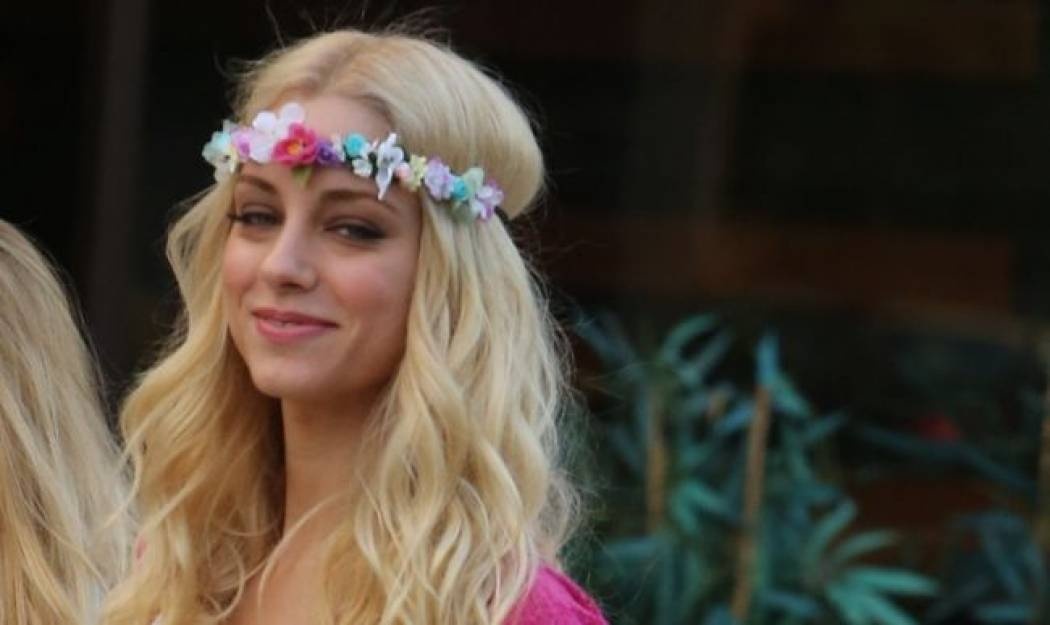 Δούκισσα Νομικού: «Όταν είμαι ευτυχισμένη, είμαι όμορφη. Όταν δεν είμαι χαρούμενη, τότε σκοτεινιάζει το πρόσωπό μου»