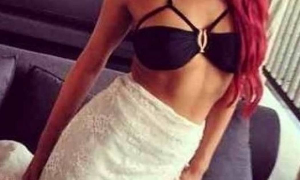 Κοιλιά-πέτρα: Ποια Ελληνίδα τραγουδίστρια διαθέτει αυτό το απίστευτο κορμί;