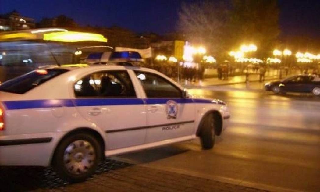 Καταδίωξη με πυροβολισμούς το βράδυ στη Γλυφάδα