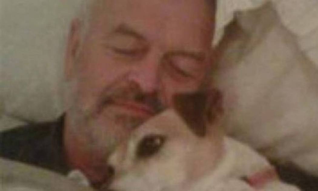 Έσωσε πρώτα την σκυλίτσα του και μετά τη γυναίκα του!