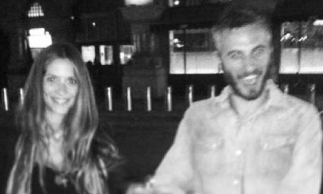 Σοφία Καρβέλα: Λίγο πριν τα γεννητούρια, βραδινή έξοδος με τον σύντροφό της (φωτό)