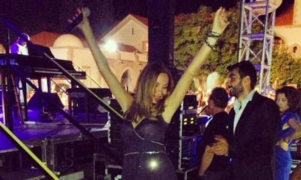 Η εμφάνιση της Δέσποινας Βανδή στην Κύπρο και τα «πειράγματα» σε επιχειρηματία