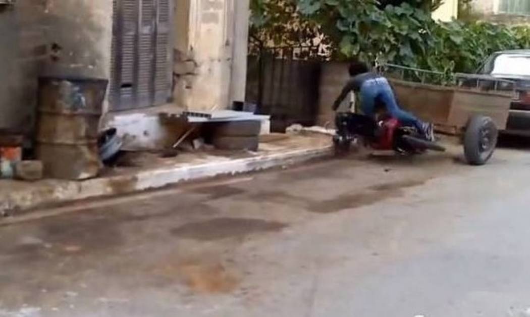 Δείτε το ελληνικό βίντεο που σαρώνει στο YouTube και προκαλεί σάλο!