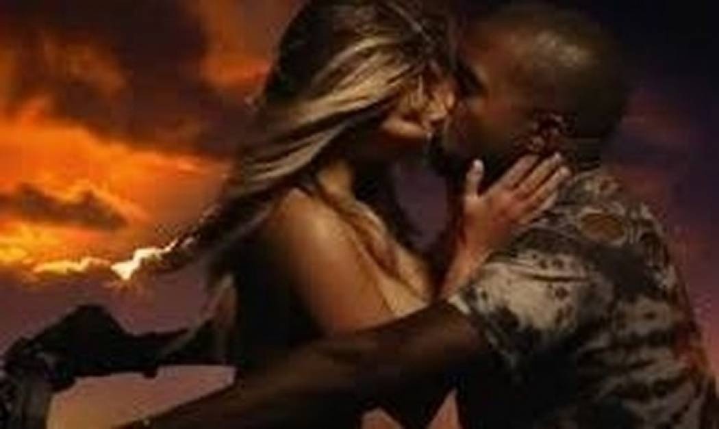 Προκαλεί η Kim Kardashian