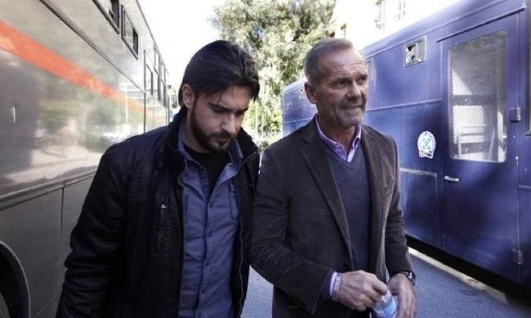 Η στιγμή που ο Κωστόπουλος οδηγείται στην Εισαγγελία και οι πρώτες δηλώσεις του