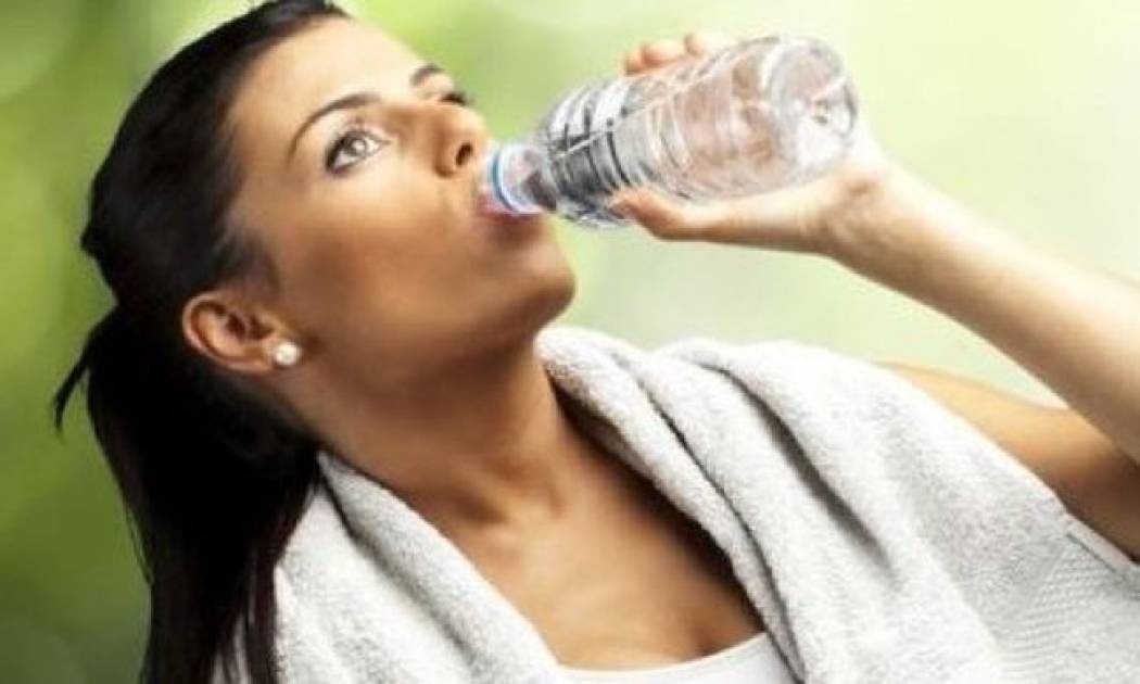 Ποια είναι η σημασία της αναπλήρωσης υγρών κατά την άσκηση;