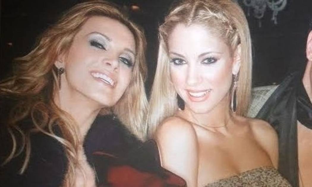 Θέλουν να κάψουν την φωτό: Είναι η Δούκισσα Νομικού και η Κατερίνα Καινούργιου… αγνώριστες…