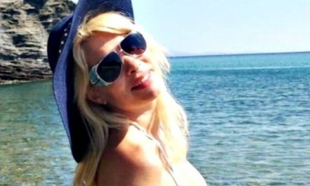 Πειράζει που πήγε η Μενεγάκη στις Μαλδίβες;