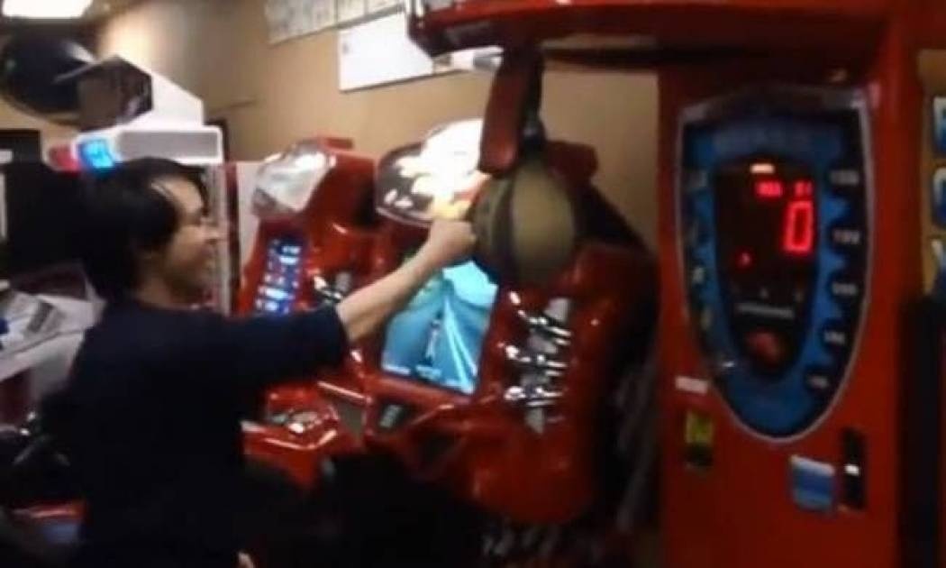 Είναι και οι δύο... γεννημένοι για μποξ! (βίντεο)