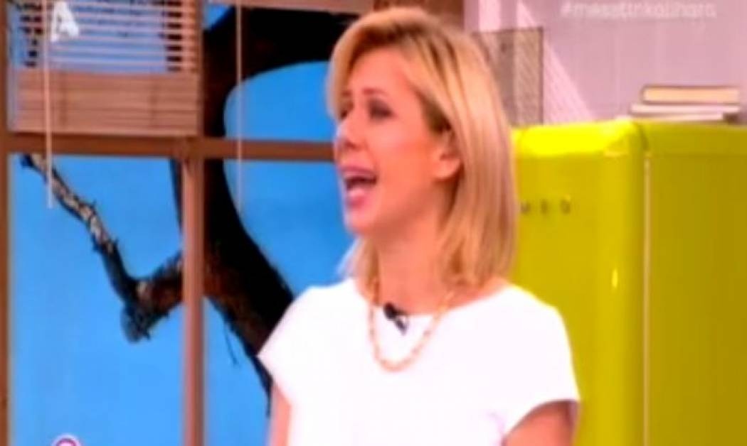 Η Κατερίνα Καραβάτου με την κόρη της στο πλατό του «Μες στην καλή χαρά»