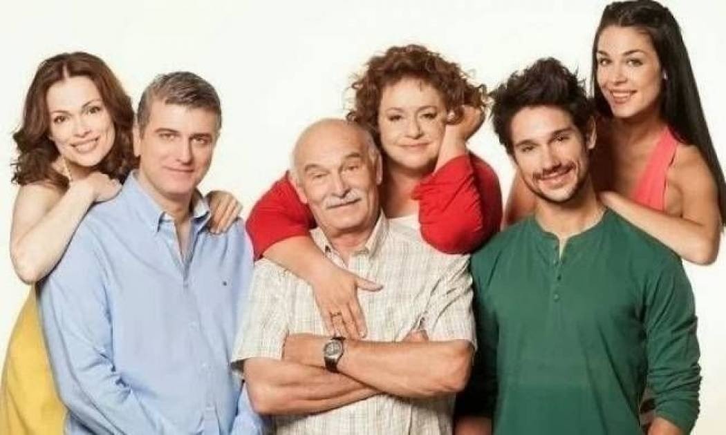 Οι σημερινές εξελίξεις στη σειρά, Μην αρχίζεις την Μουρμούρα