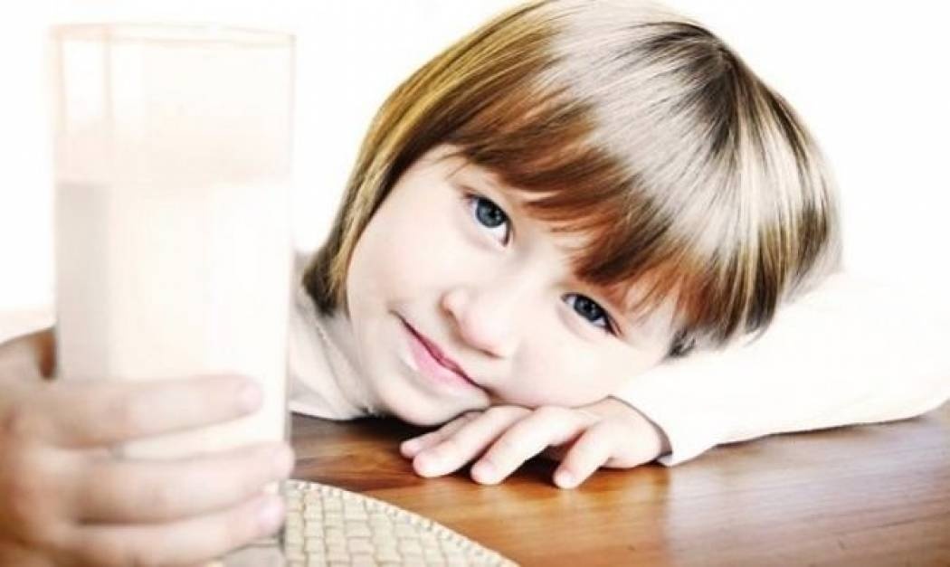 «Το παιδί μου αρνείται ξαφνικά να πιει το γάλα του. Τι να κάνω;». Μικρά μυστικά διαχείρισης!