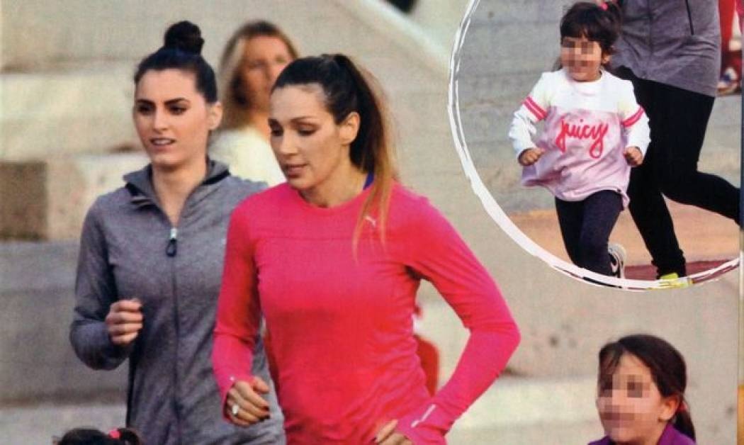 Ελένη Πετρουλάκη: Γυμναστική με τα παιδιά της