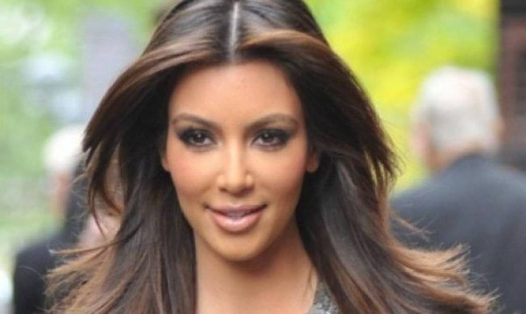 E αυτό δεν το πιστεύουμε! Ποια αμερικανίδα star δεν ξέρει την...Kim Kardashian;