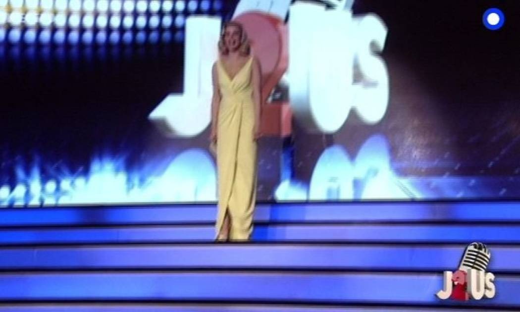 Υπέρλαμπρη η Ζέτα Μακρυπούλια στο τρίτο live του J2US!