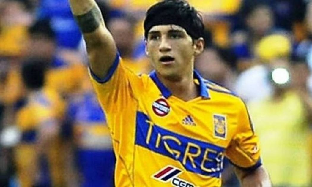 Ολυμπιακός: Επιμένει για Πουλίδο