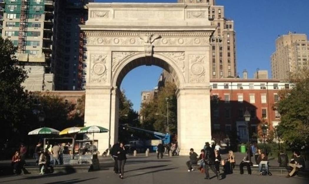 Τι λέει ο κόσμος στη Νέα Υόρκη; Αυτό το βίντεο θα σας φτιάξει το κέφι!