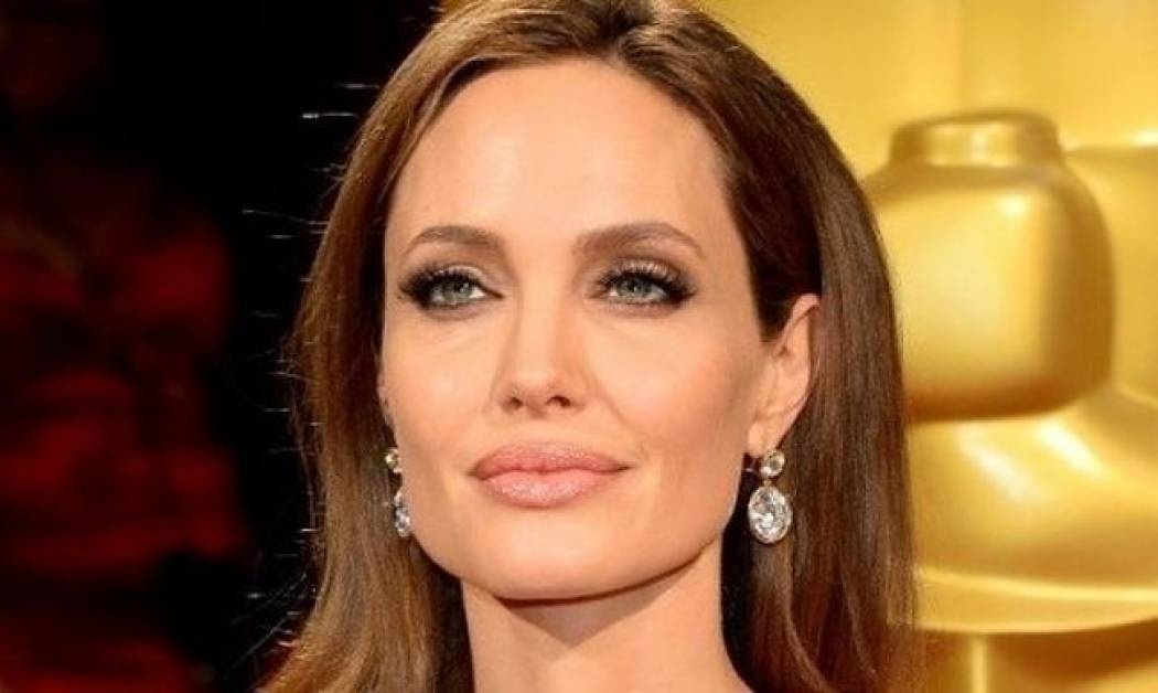 Δείτε την απίθανη τούρτα που έσβησε για τα γενέθλιά της η Αντζελίνα Τζολί! (φωτογραφίες)