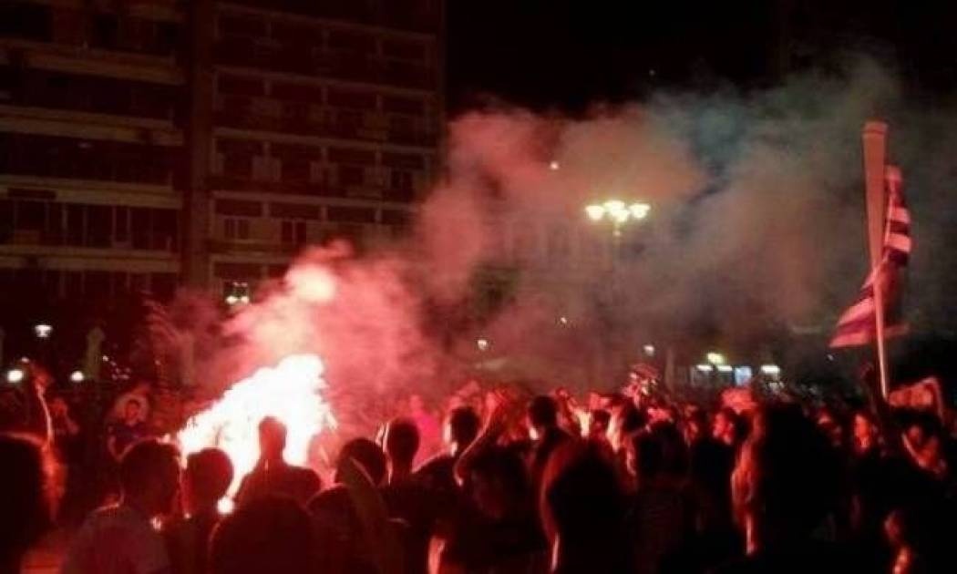 Ελλάδα – Ακτή Ελεφαντοστού: Βγήκαν στους δρόμους οι Έλληνες! (pics+video)