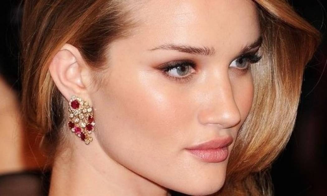 Τριχοφυΐα στο πρόσωπο; Ιδού πώς θα την καμουφλάρεις πανεύκολα