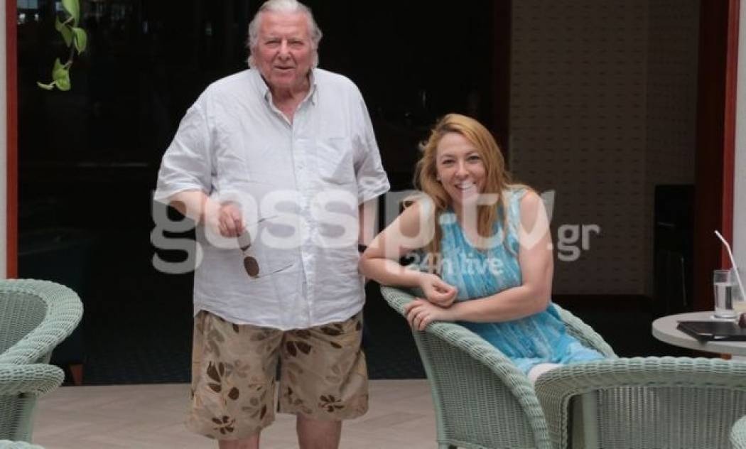 Κώστας Βουτσάς: Με την αγαπημένη του στην Ρόδο!