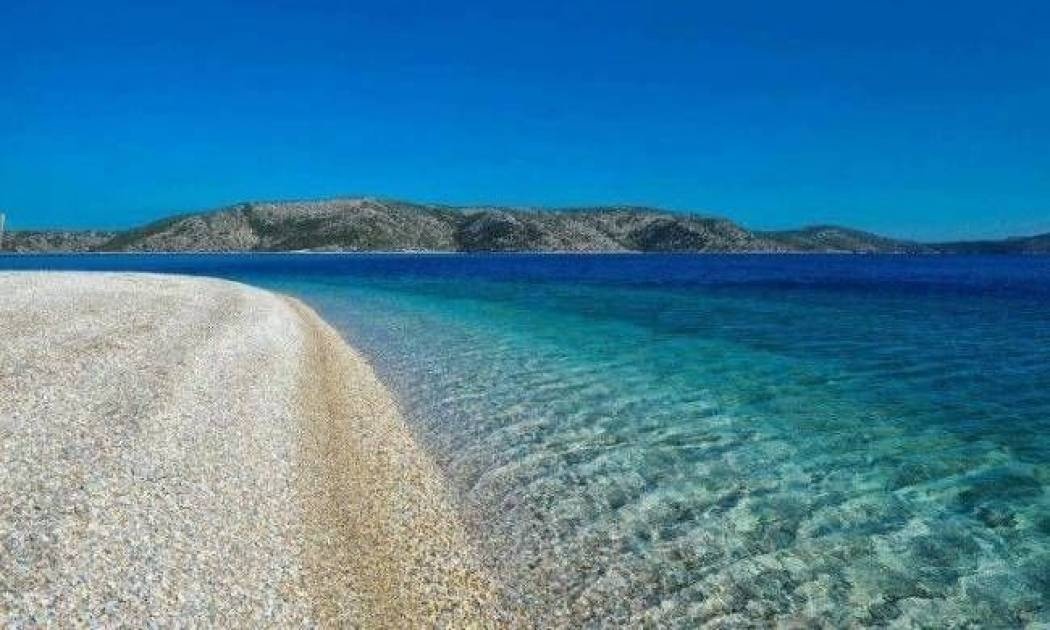 Η παραλία της Αλοννήσου που θυμίζει Καραϊβική