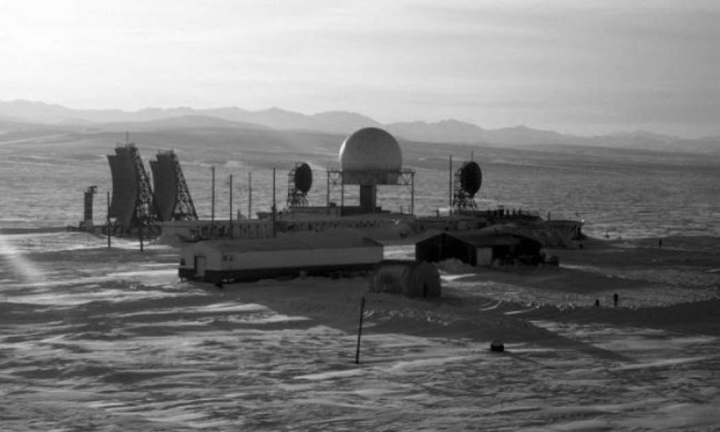 Ο γιατρός που χειρούργησε μόνος του τον εαυτό του στον Αρκτικό Κύκλο (pics)