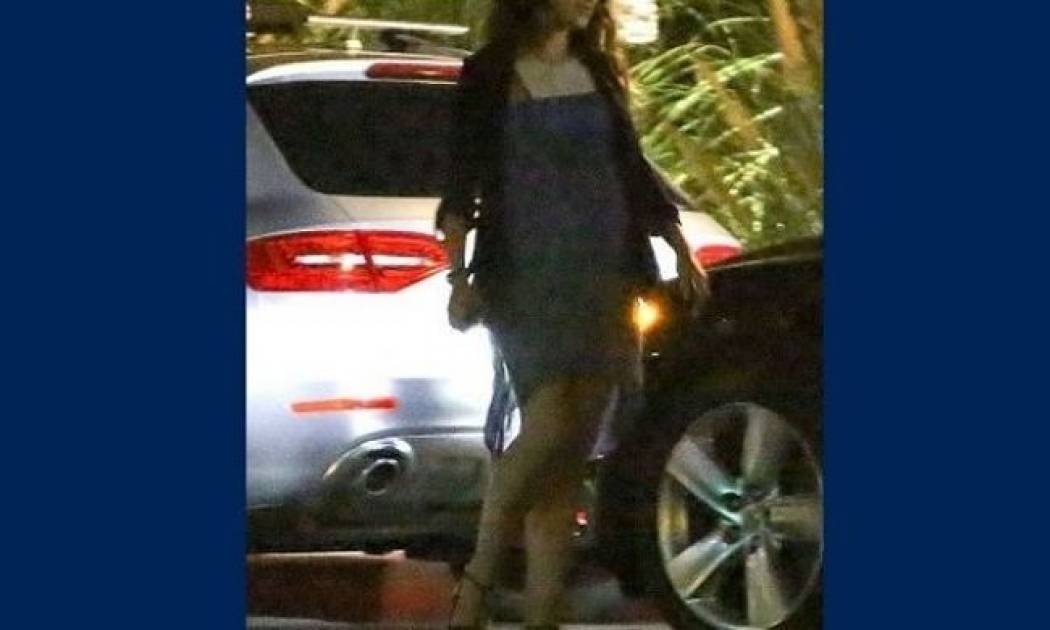 Η εγκυμοσύνη της πηγαίνει πολύ! Ομόρφυνε κι άλλο (εικόνες)