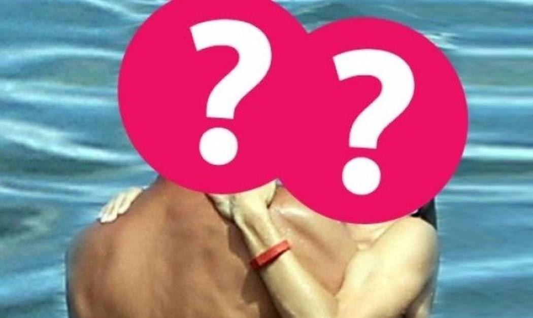 Ποιο διάσημο ζευγάρι δεν... κρατιέται; Δείτε τους σε στιγμές πάθους στη θάλασσα