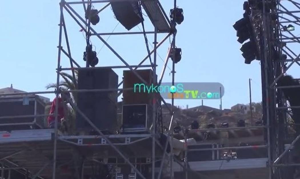 Πυρετώδεις προετοιμασίες για την συναυλία της Βίσση στην Μύκονο