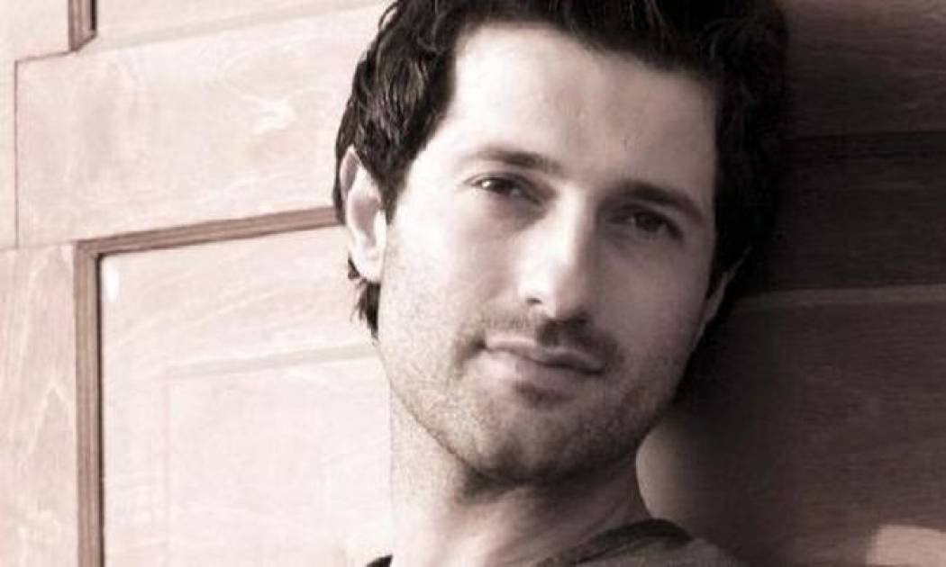 Όθωνας Μεταξάς: Θέλει να γίνει μπαμπάς;