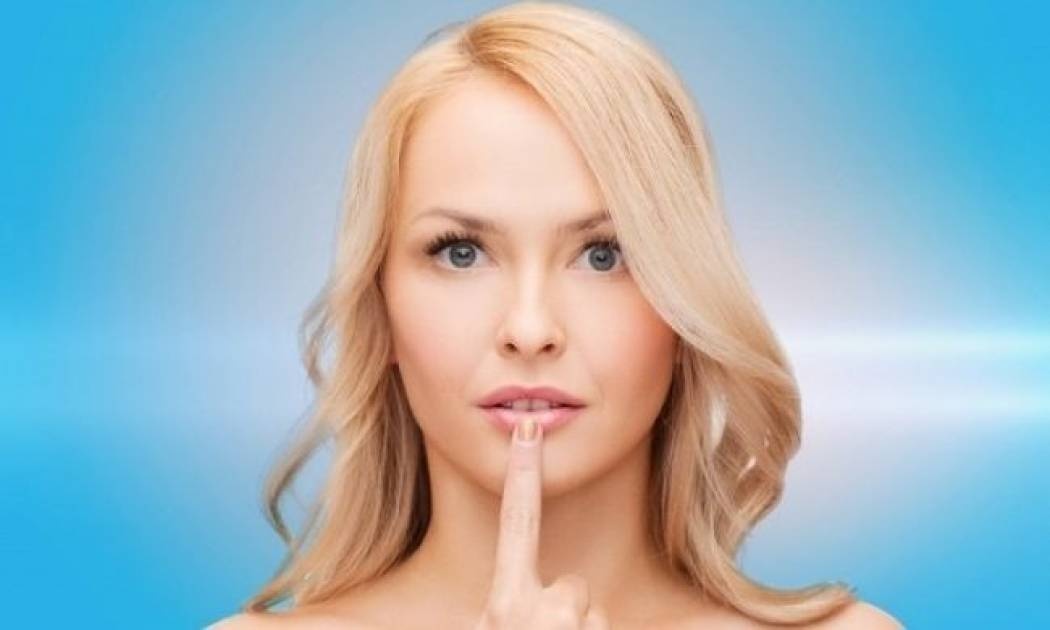 Άσπρα σημάδια στα χείλη: Αναγνωρίστε τα μέσα από φωτογραφίες