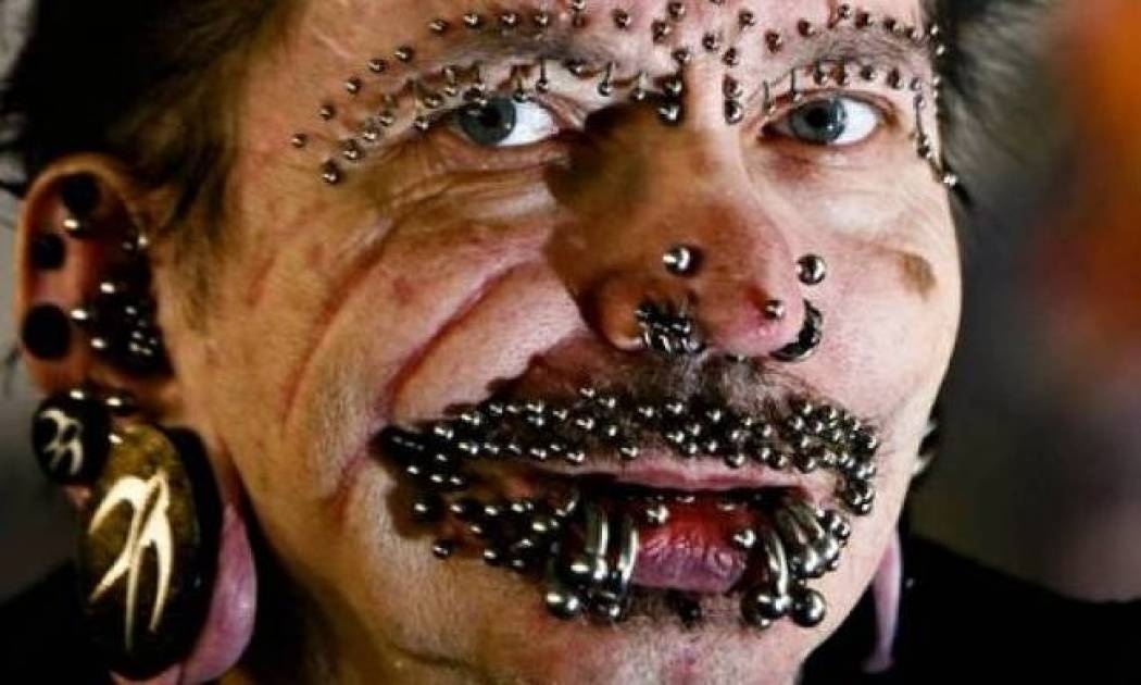 Του απαγόρευσαν την είσοδο λόγω εμφάνισης - Δείτε πώς είναι! (pics)