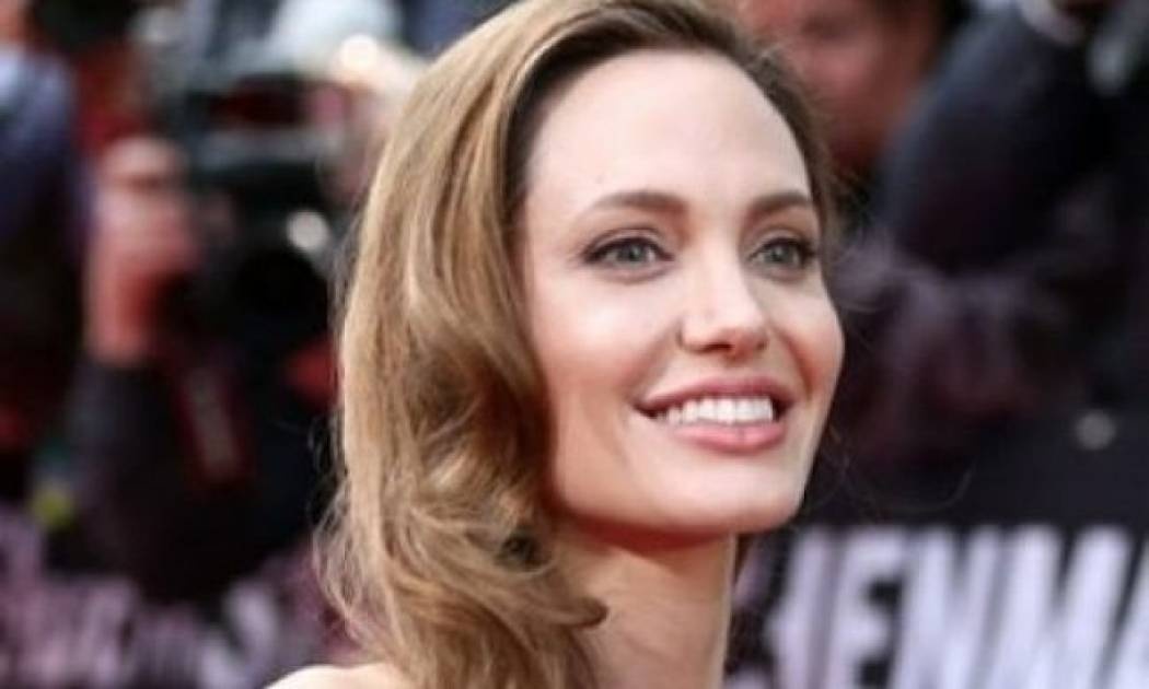 «H Angelina μου είπε κάποτε μέσα σε ένα ασανσέρ πως είναι... ξαναμμένη»
