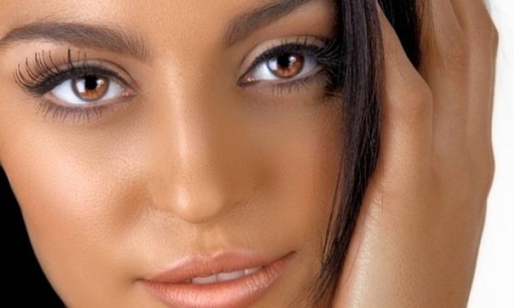 Πώς θα αναδείξετε το μαύρισμά σας, επιστρέφοντας στη δουλειά