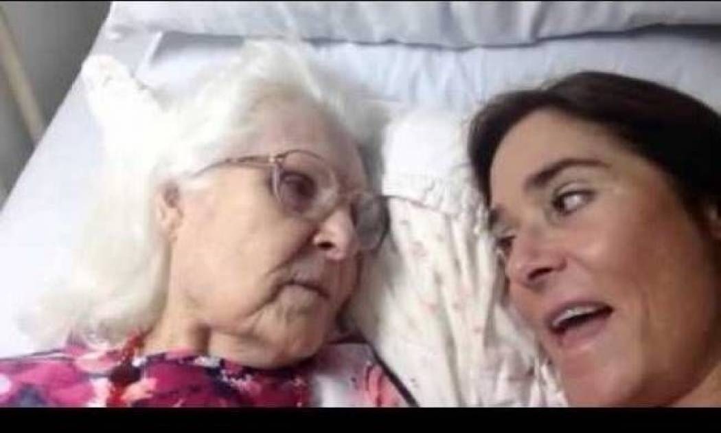 Νόσος Αλτσχάιμερ: «Μαμά σε αγαπώ αλλά ποια είμαι;» (βίντεο)