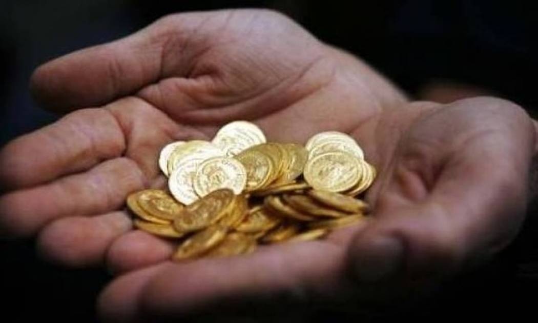 Δεν φαντάζεστε τι βρήκαν στον τάφο του παππού τους