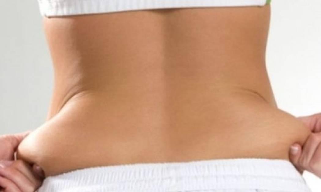 Απαλλάξου από τα «ψωμάκια» στη μέση με 5 απλές κινήσεις!