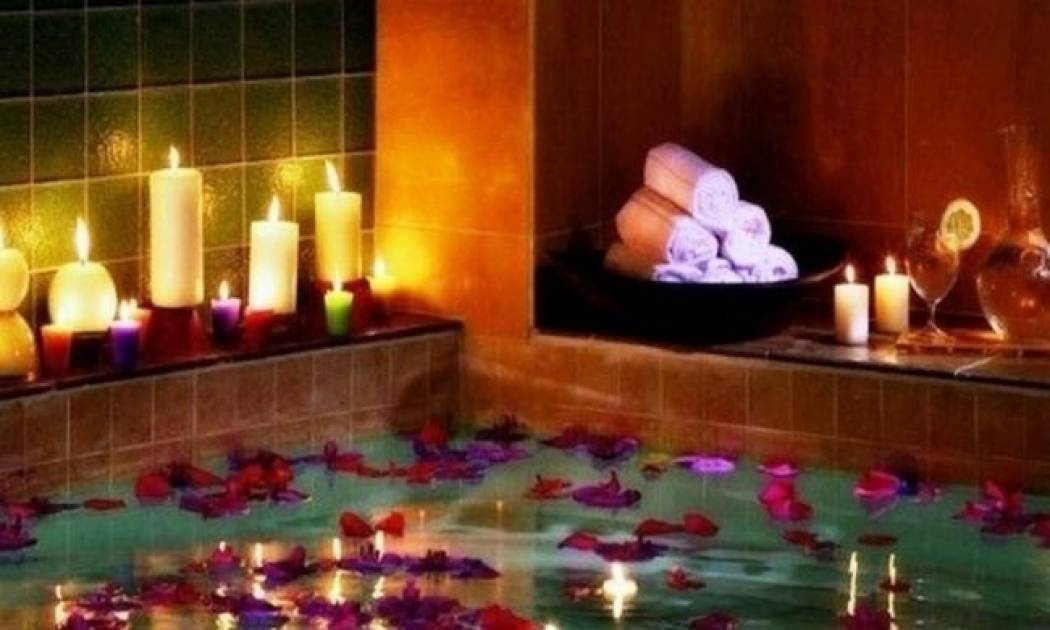 Ζώδια και σεξ: Ιδέες για να γίνουν καυτές οι κρύες νύχτες σου