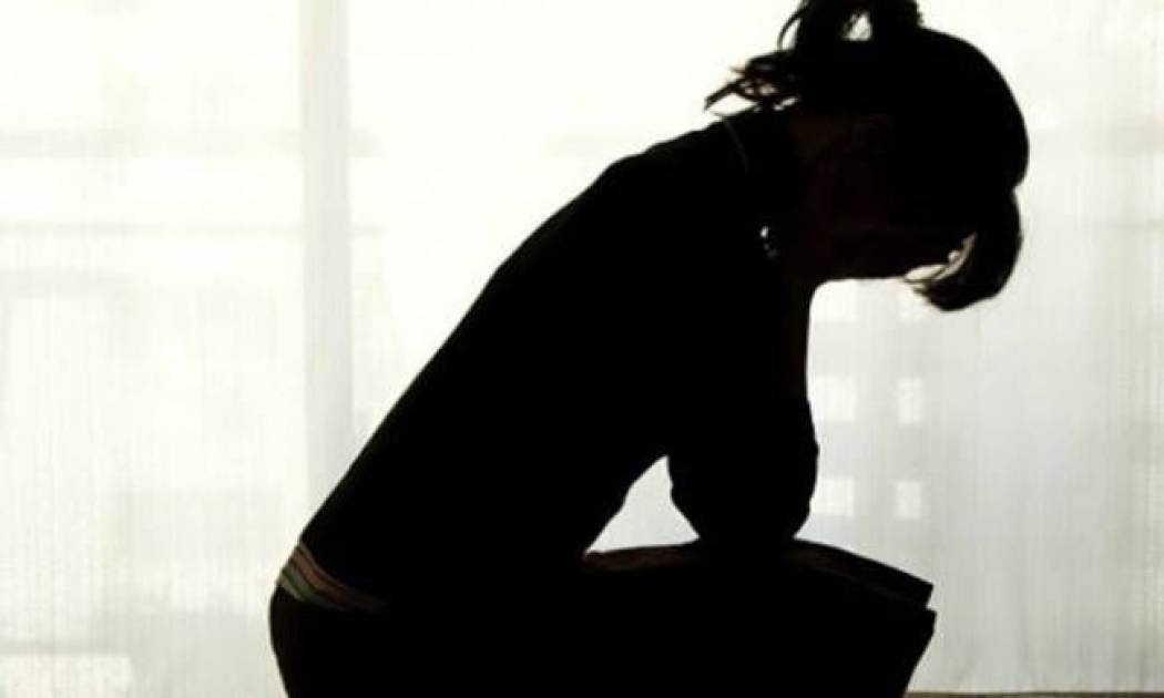 Πέθανε η γυναίκα του και άφησε έγκυο την... κόρη του!