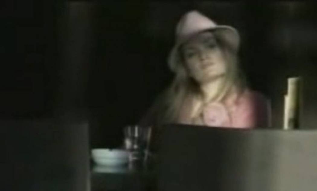 Ποια σύζυγος πασίγνωστου πολιτικού πρωταγωνιστεί σε βίντεο κλιπ του Γονίδη;