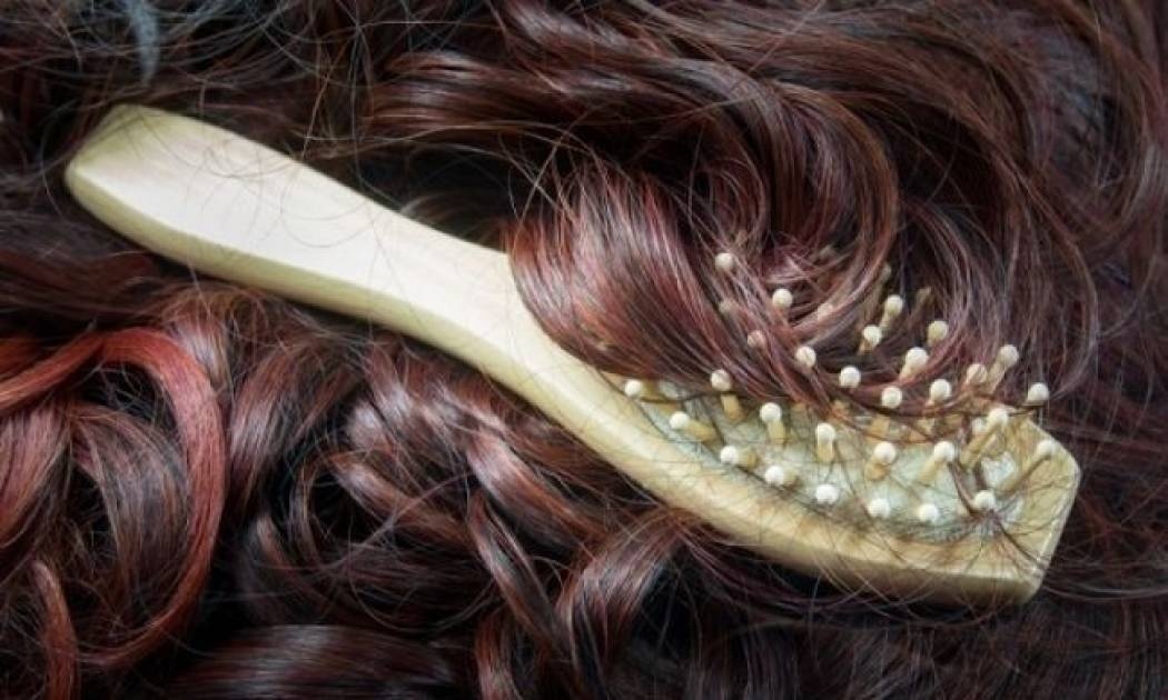 Πέντε λόγοι που χάνετε τα μαλλιά σας