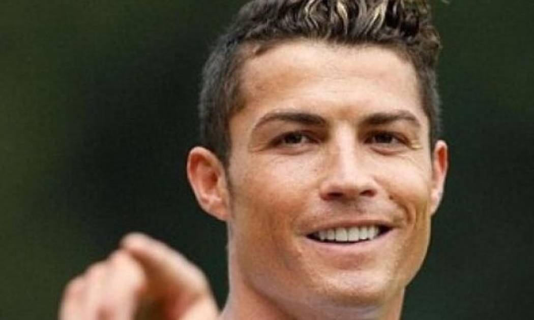 Cristiano Ronaldo: Δείτε την απίστευτη ομοιότητά του με το γιο του