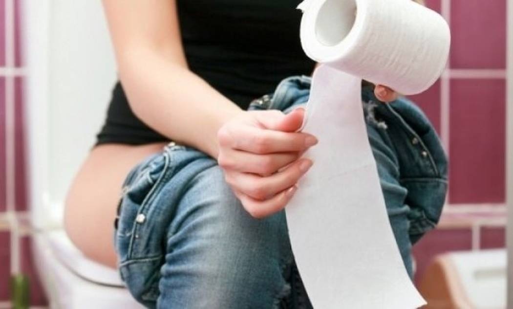 Κάψιμο κατά την ούρηση: Με ποια προβλήματα υγείας συνδέεται