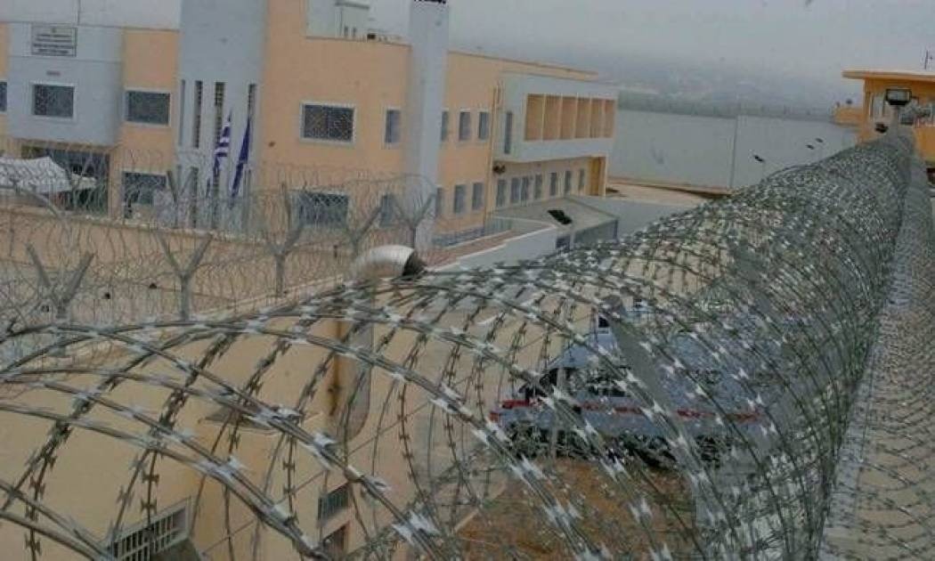 Με... αντιαρματικά η φρούρηση στις φυλακές Δομοκού