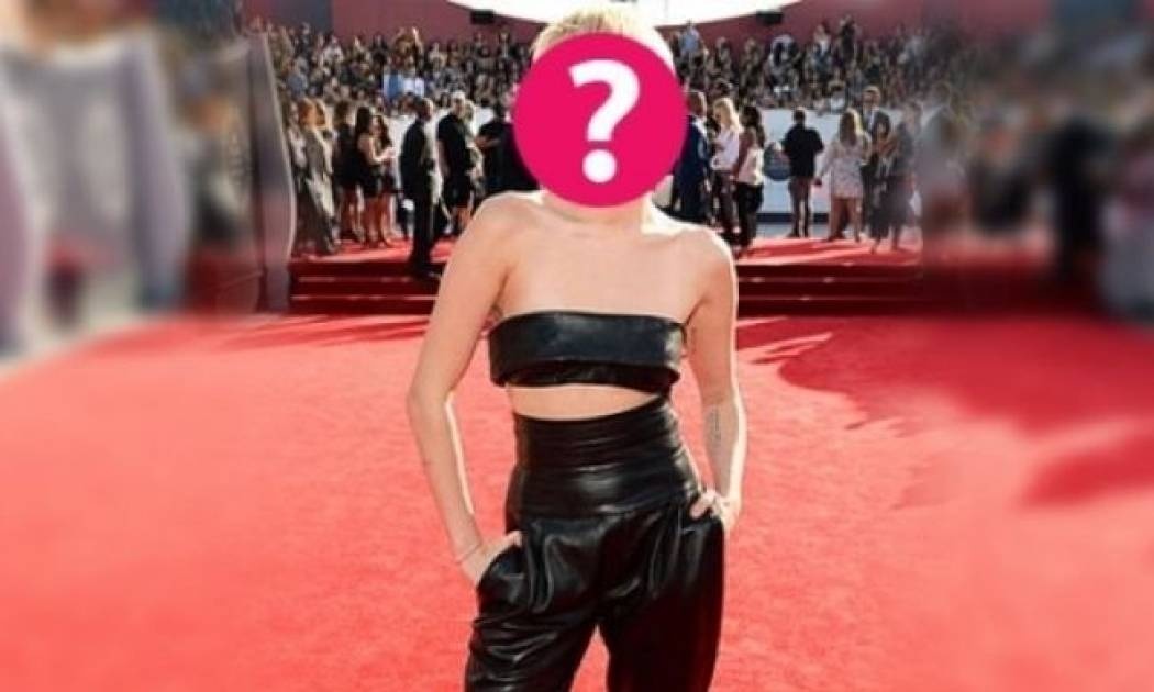 Μα τι άλλο θα κάνει πια! Τραγουδίστρια βγήκε έξω... και παραφέρθηκε για ακόμη μία φορά