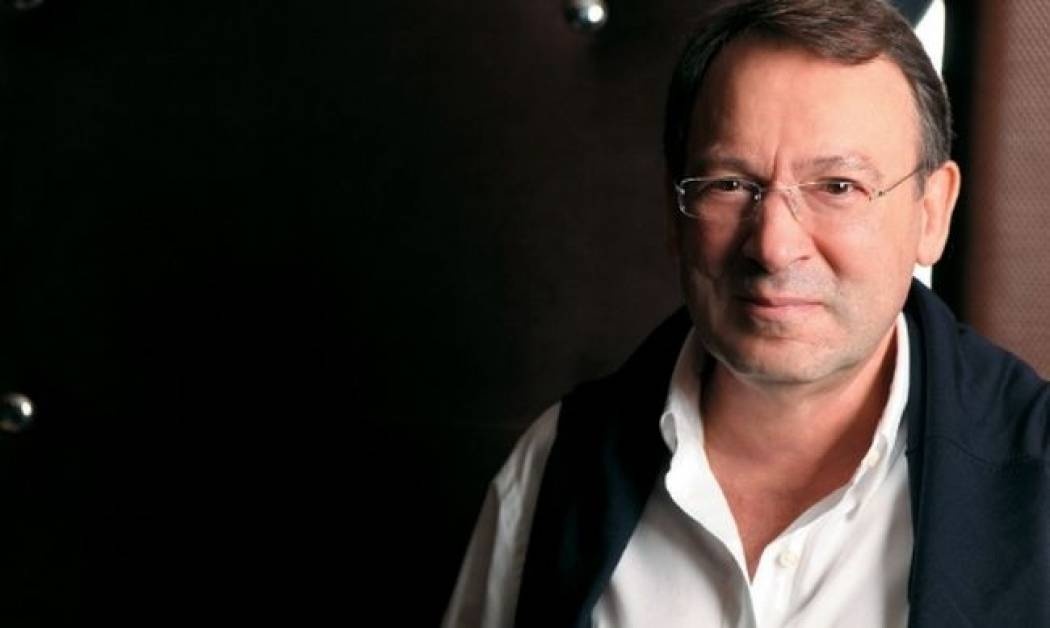 Ανδρέας Φουστάνος: «Δεν είναι μόνο τα χρήματα που θα κρατήσουν μια γυναίκα»