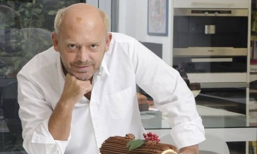 Παρουσιαστής δηλώνει on camera: «Μισώ τον Παρλιάρο γιατί…»