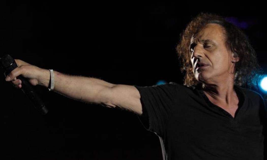 Ο άγνωστος γάμος του Βασίλη Παπακωνσταντίνου!