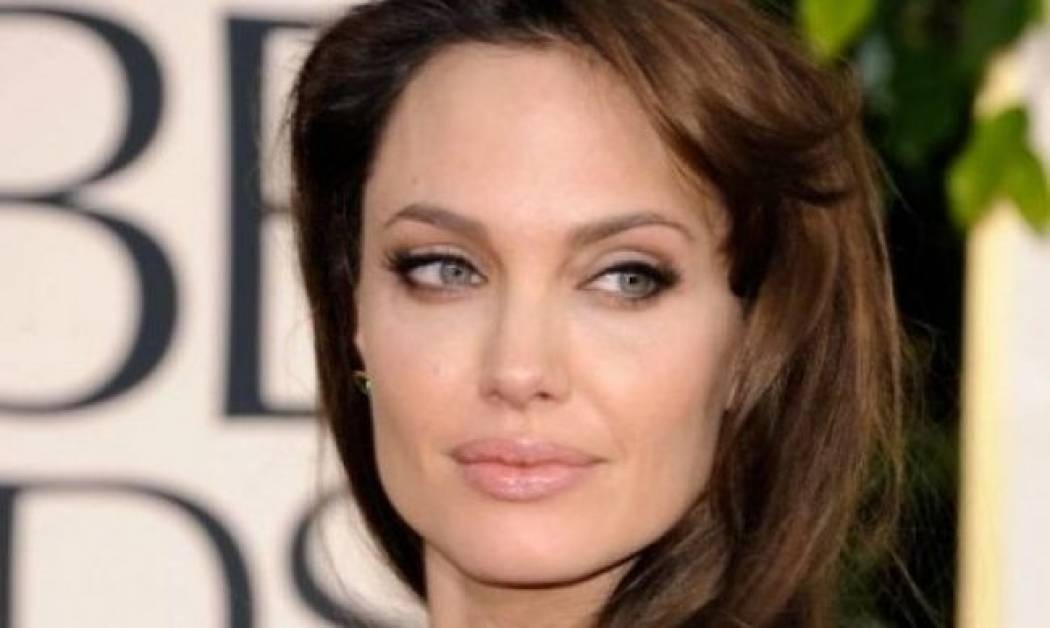Αngelina Jolie: Πρωταγωνιστεί στην πιο άβολη στιγμή στην ιστορία του Hollywood